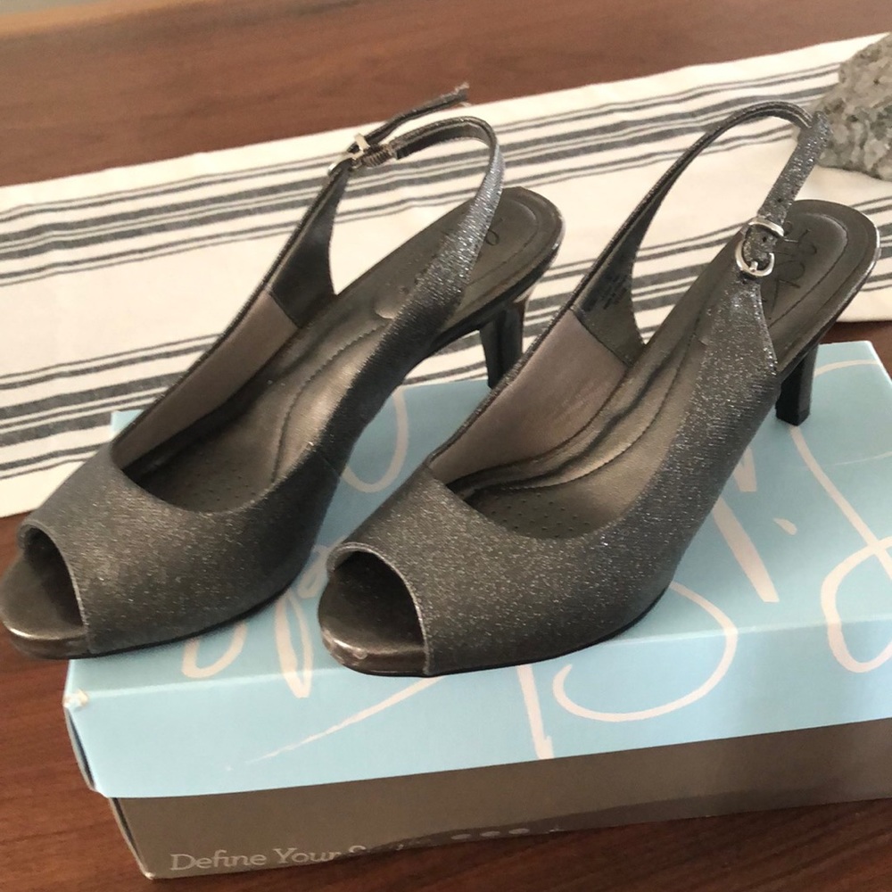 Cute Grey sparkle shoes.